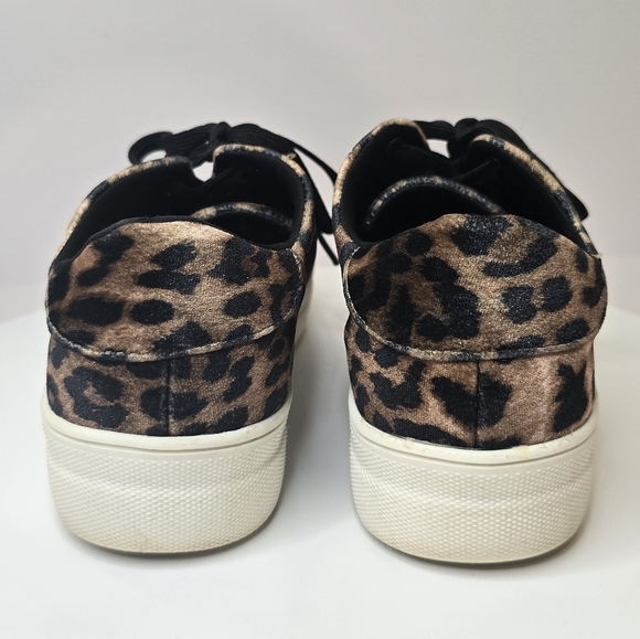 ⭐️40% Off⭐️ Madden Girl Addie Leopard Velvet with Embroidered Rose Sneakers - Picture 10 of 12